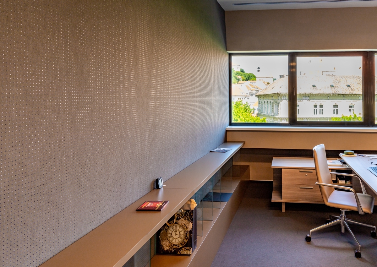 Montáž tapiet Le Corbusier Dots v Sitno Holding Bratislava