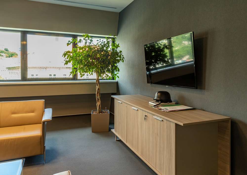 Montáž tapiet Le Corbusier Dots v Sitno Holding Bratislava