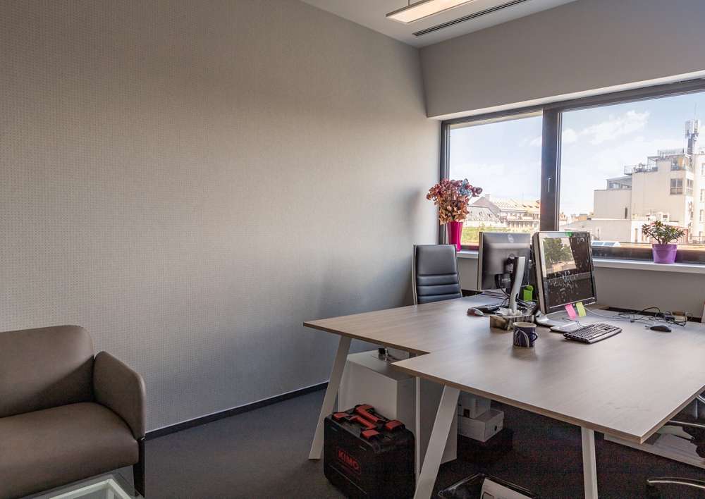 Montáž tapiet Le Corbusier Dots v Sitno Holding Bratislava