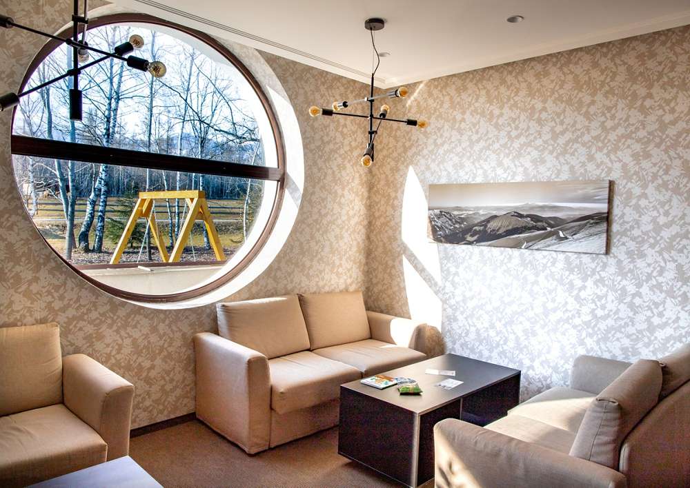 Montáž tapiet od Horus Trade v Hoteli Hubert, Gerlachov