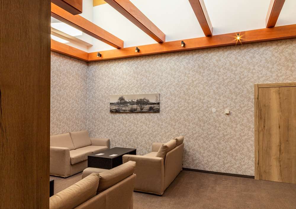 Montáž tapiet od Horus Trade v Hoteli Hubert, Gerlachov