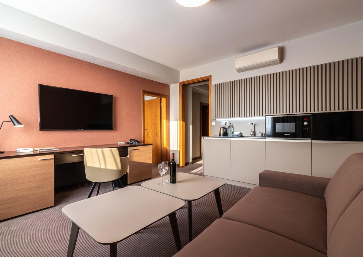 Hotel Karpatia Humenné – vinylové tapety Arte, realizácia od Horus Trade