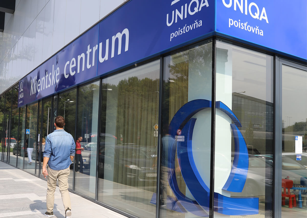 Klientske centrum UNIQA Bratislava – textil Divine Kobe, realizácia Horus Trade