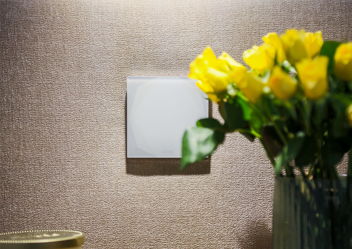 Byt v Ružinove Bratislava – tapeta Figura Arte a textil Camengo | Horus Trade