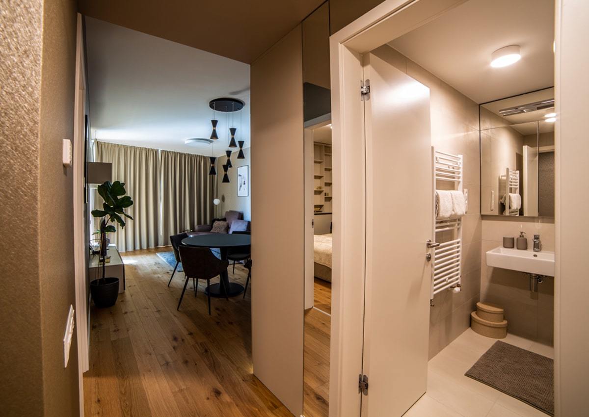 Byt L Skypark Bratislava – tapeta Valencia Vescom, realizácia Horus Trade