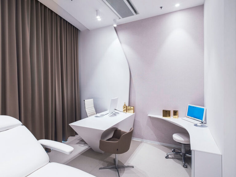 Klinika YES VISAGE Praha – tapety Arte a závesy Edmund Bell | Horus Trade