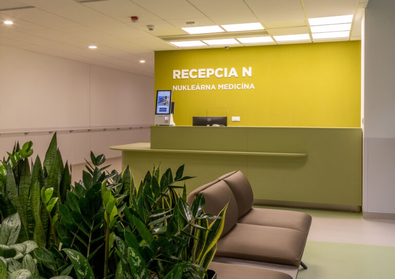 Nemocnica Bory Bratislava – projektové tapety a závesy Vescom | Horus Trade